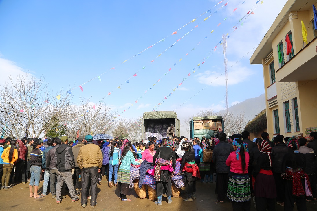 Ecopark tặng quà đón Tết ảnh 1
